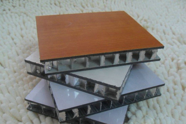 抗倍特铝蜂窝板